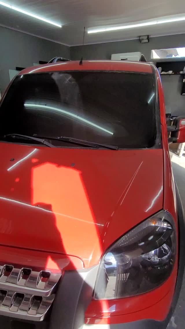 Veículo com película automotiva aplicada na GIU'S FILMS